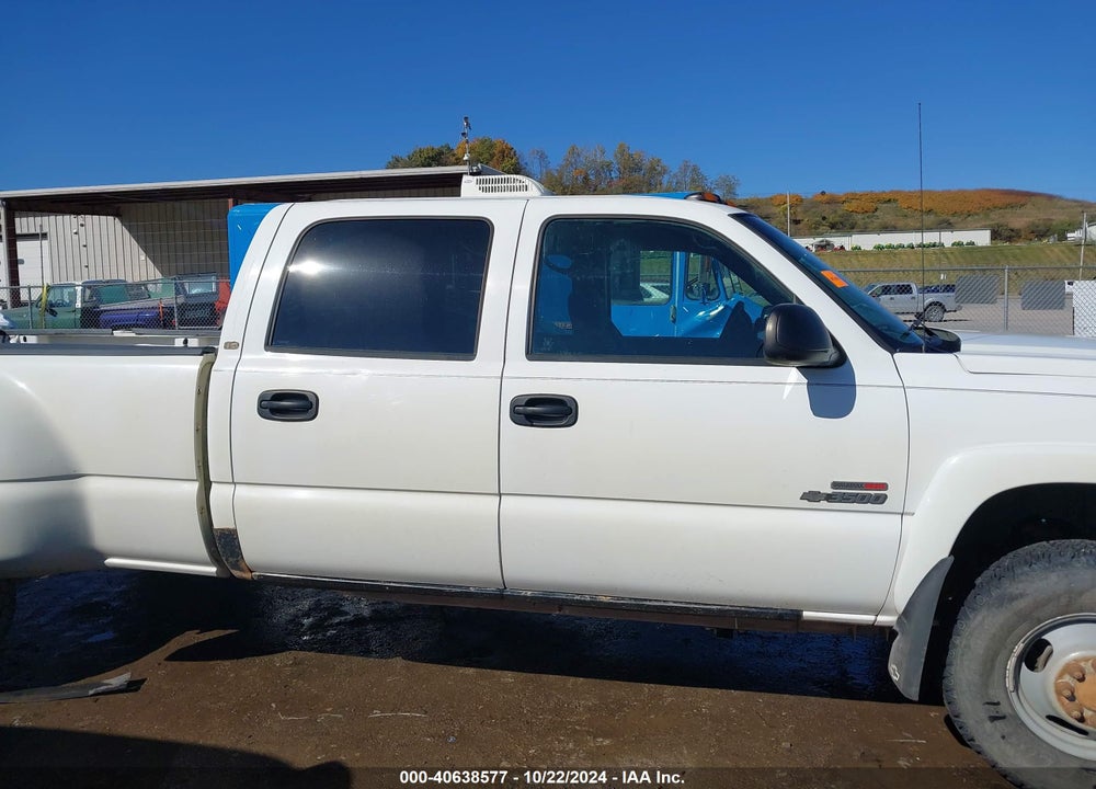 2004 CHEVROLET SILVERADO 3500 LS VIN: 1GCJK33144F174225