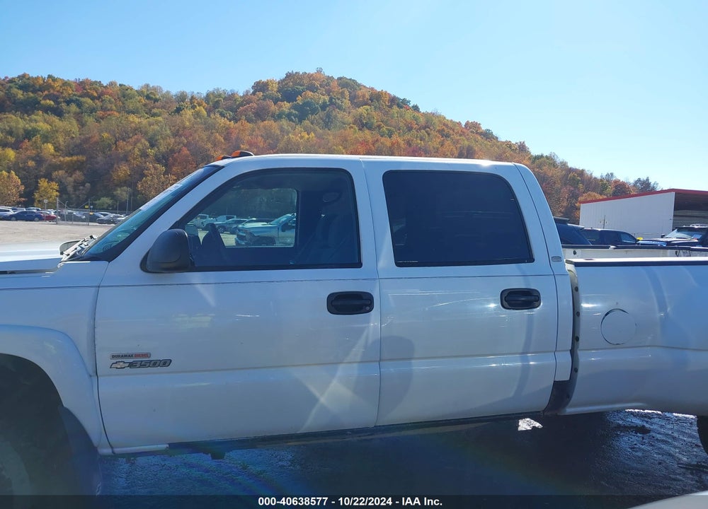 2004 CHEVROLET SILVERADO 3500 LS VIN: 1GCJK33144F174225