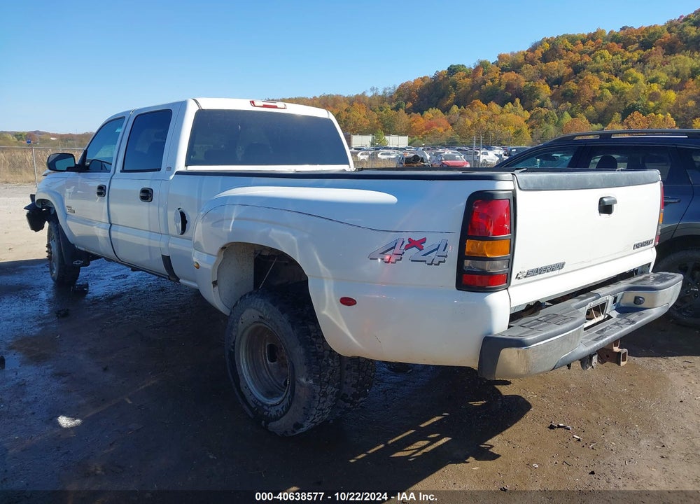 2004 CHEVROLET SILVERADO 3500 LS VIN: 1GCJK33144F174225