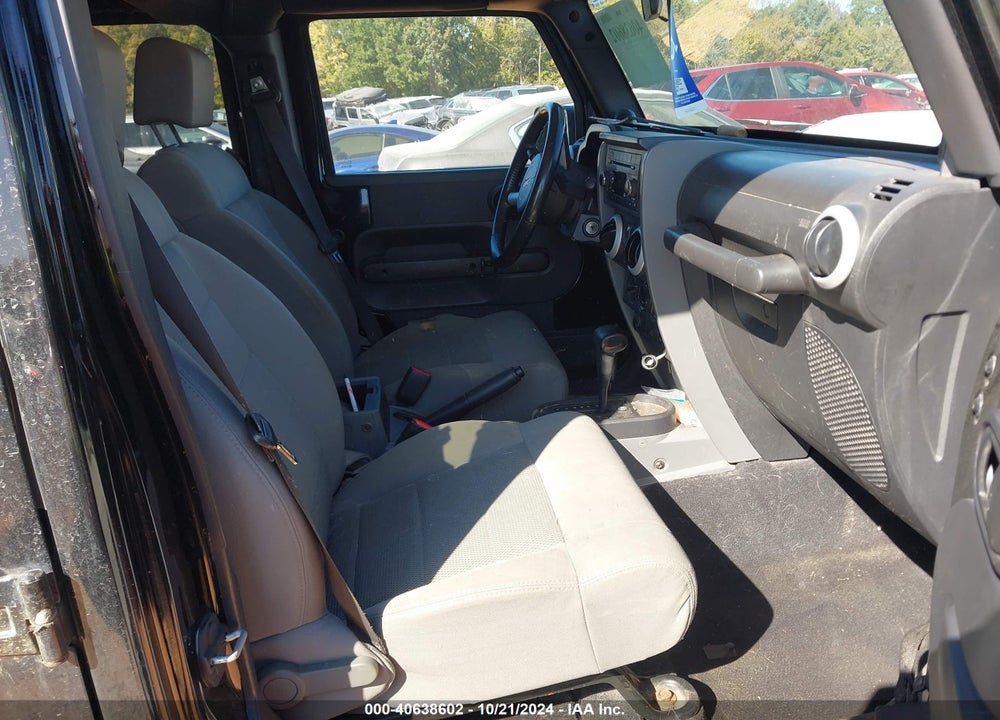 2008 JEEP WRANGLER UNLIMITED SAHARA VIN: 1J8GA59118L520702