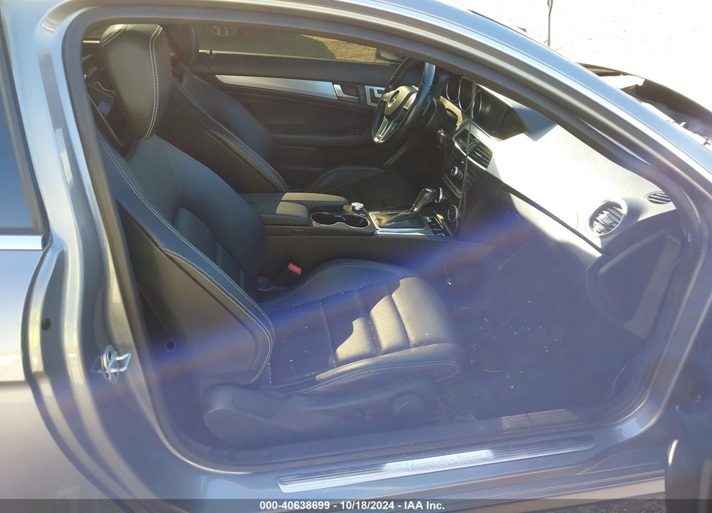 2015 MERCEDES-BENZ C 250 VIN: WDDGJ4HBXFG369687