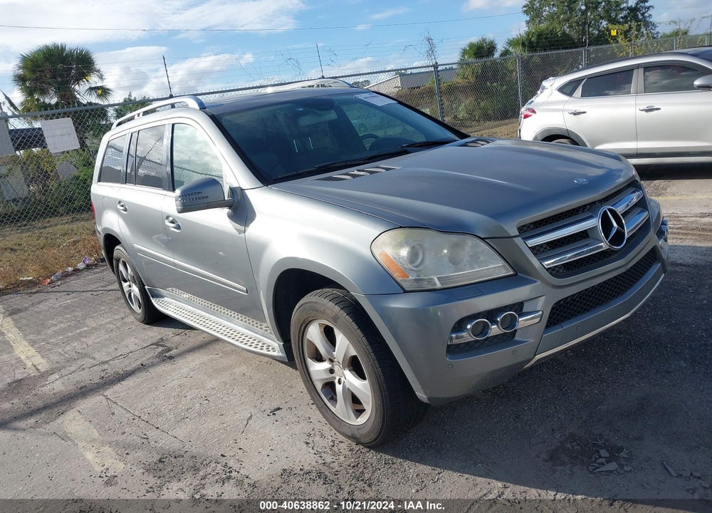 2011 MERCEDES-BENZ GL 450 4MATIC VIN: 4JGBF7BE7BA746088