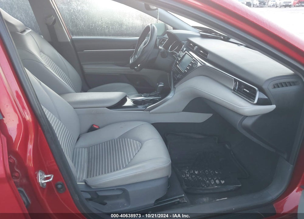 2019 TOYOTA CAMRY SE VIN: 4T1B11HK4KU294074