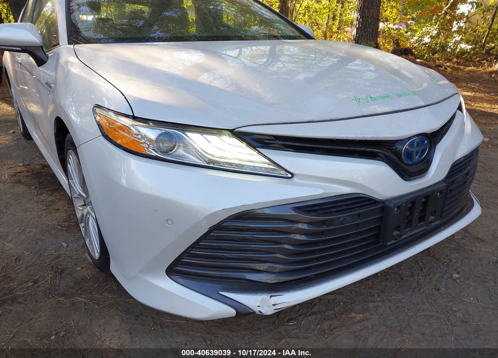 2018 TOYOTA CAMRY HYBRID XLE VIN: 4T1B21HK2JU008735
