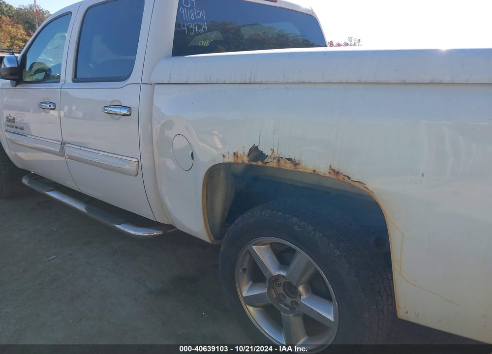 2009 CHEVROLET SILVERADO 1500 LT VIN: 3GCEC23059G184008
