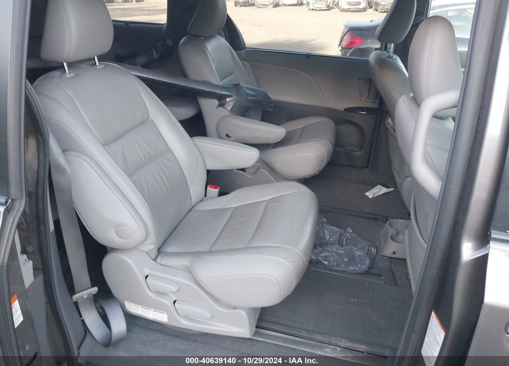 2016 TOYOTA SIENNA XLE 7 PASSENGER VIN: 5TDDK3DC6GS129854