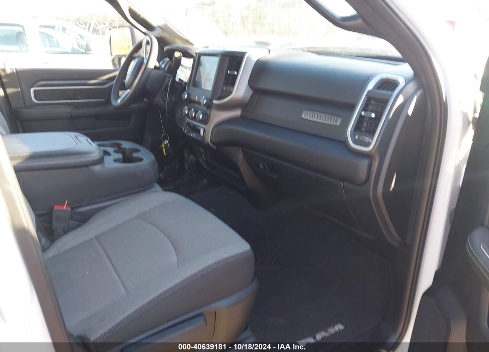 2024 RAM 2500 BIG HORN 4X4 6'4 BOX VIN: 3C6UR5DL5RG283391