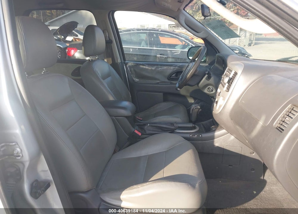 2005 FORD ESCAPE XLT VIN: 1FMYU93195KE47644