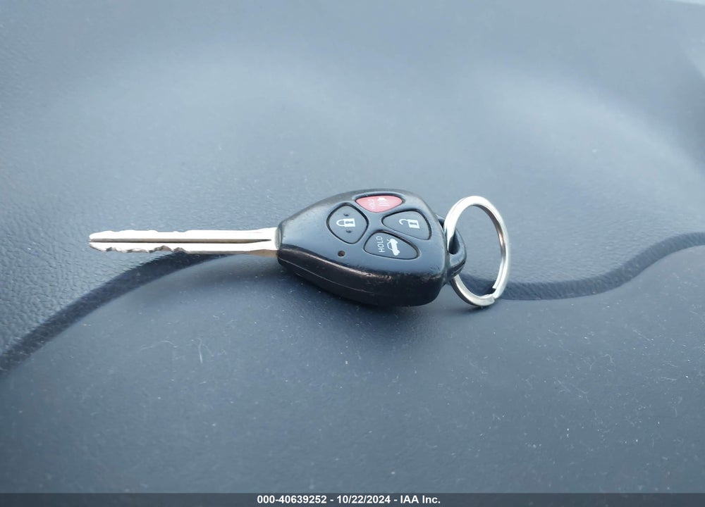 2013 TOYOTA COROLLA LE VIN: 2T1BU4EE1DC009018