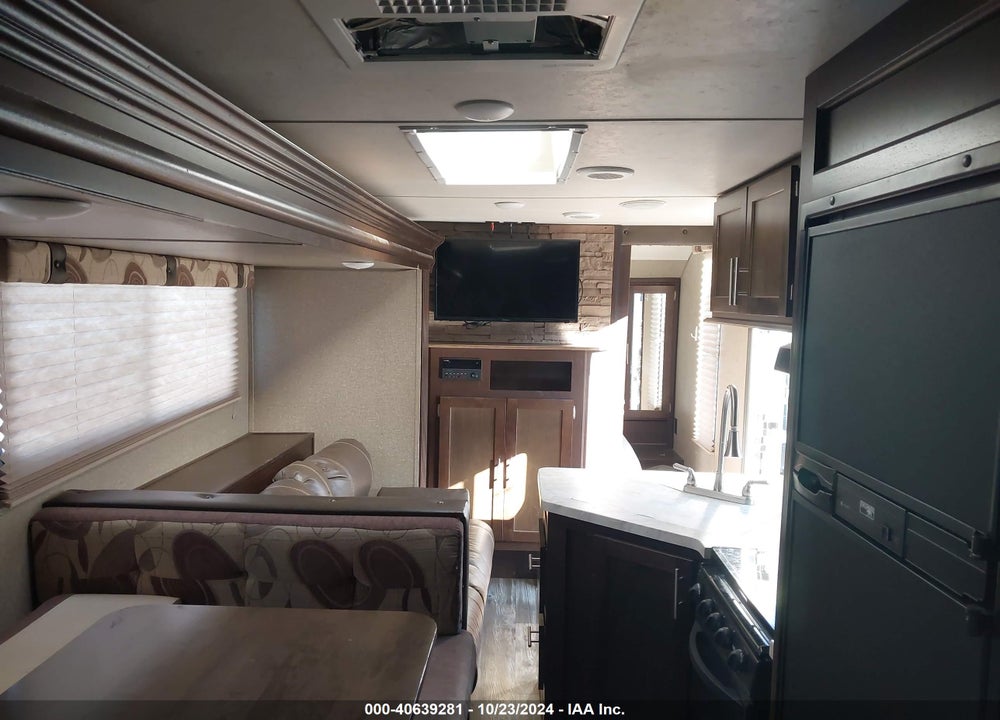 2017 FORESTRIVR GREYWOLF VIN: 4X4TCKB29HK036570