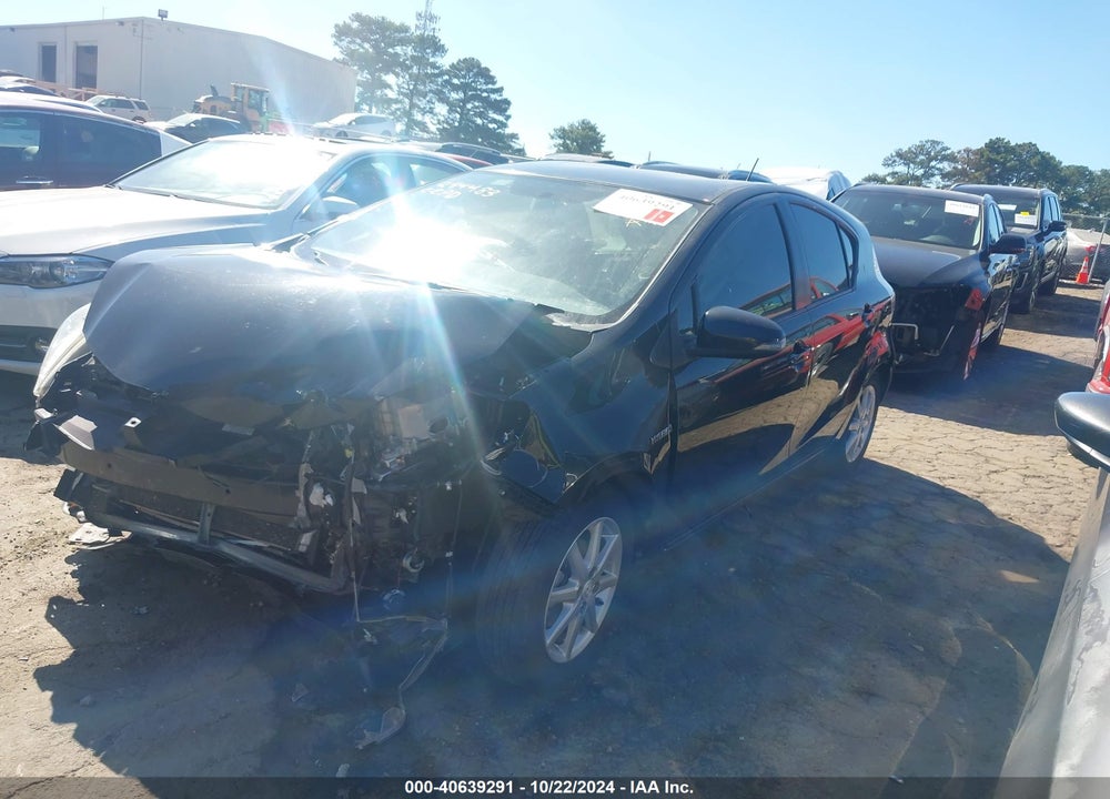 2013 TOYOTA PRIUS C THREE VIN: JTDKDTB3XD1555124