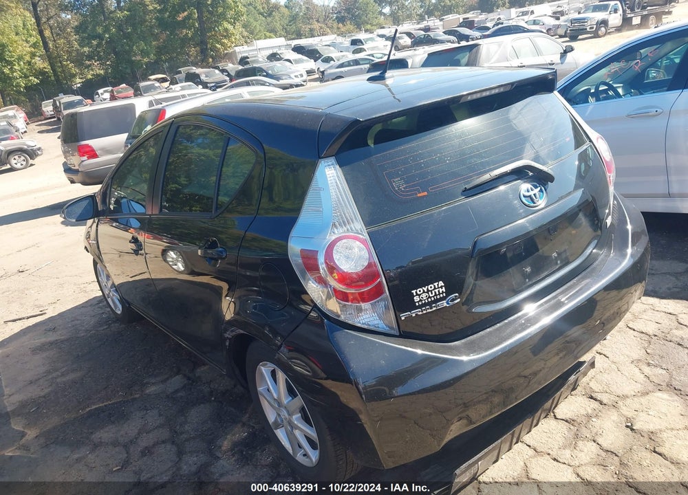 2013 TOYOTA PRIUS C THREE VIN: JTDKDTB3XD1555124