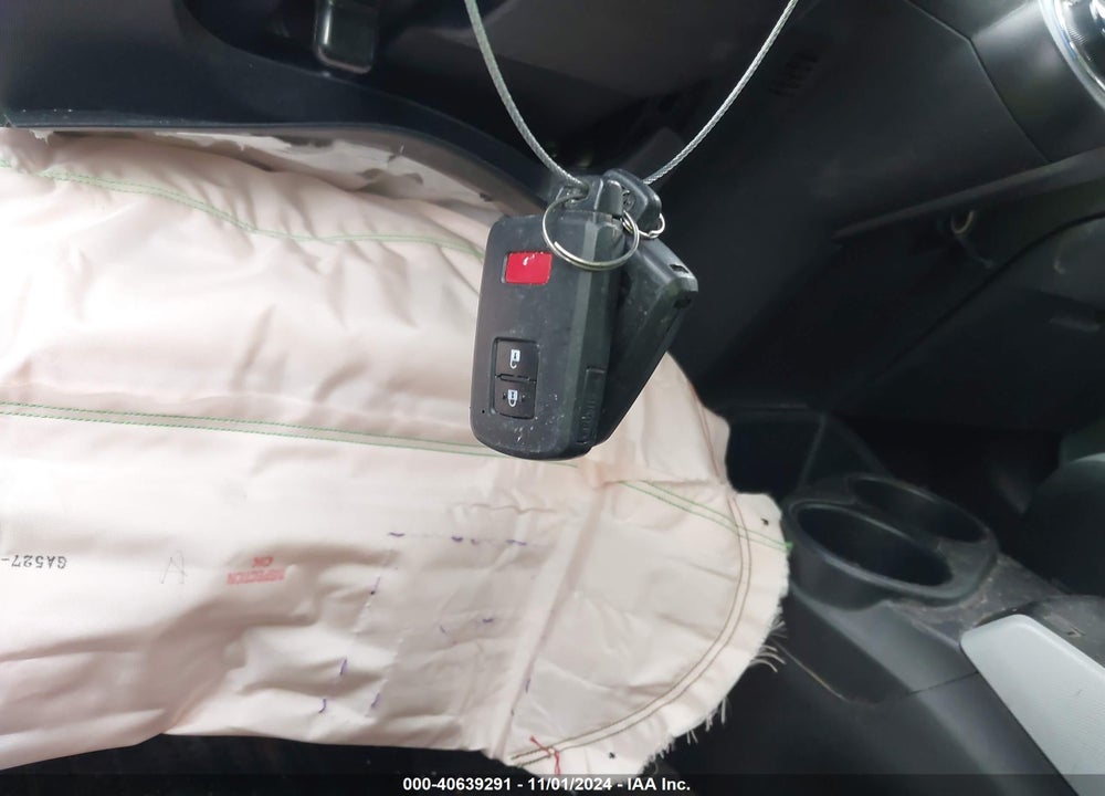 2013 TOYOTA PRIUS C THREE VIN: JTDKDTB3XD1555124