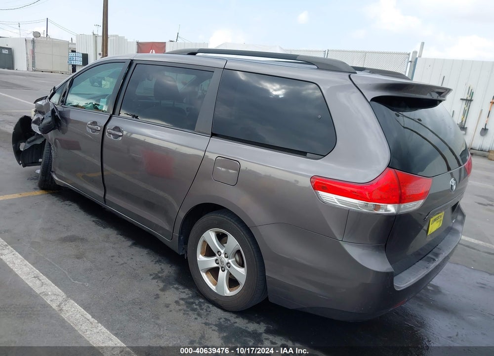 2013 TOYOTA SIENNA LE V6 8 PASSENGER VIN: 5TDKK3DCXDS373980