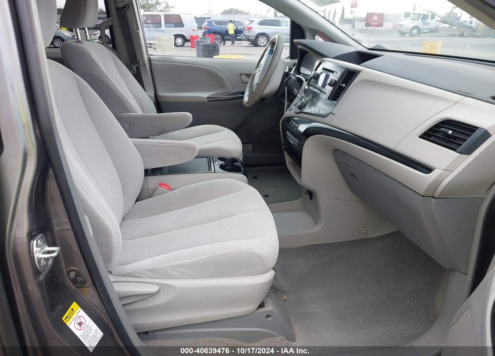 2013 TOYOTA SIENNA LE V6 8 PASSENGER VIN: 5TDKK3DCXDS373980