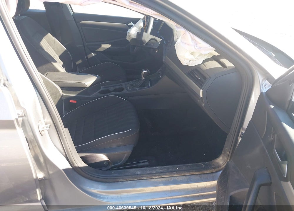 2024 VOLKSWAGEN JETTA 1.5T SPORT VIN: 3VWBM7BU0RM055478