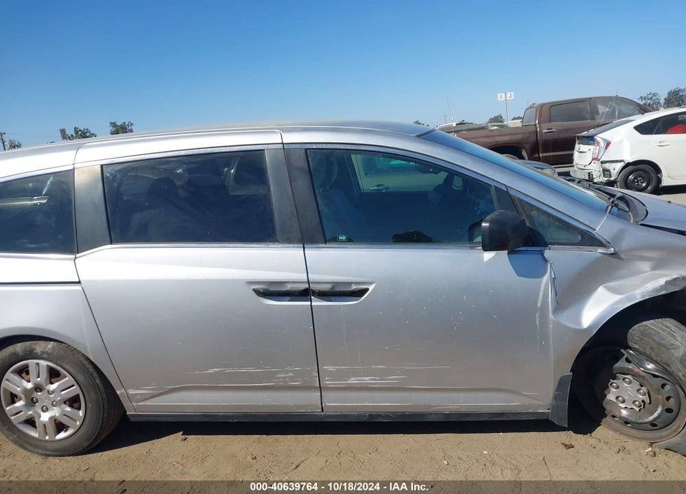 2011 HONDA ODYSSEY LX VIN: 5FNRL5H23BB081789