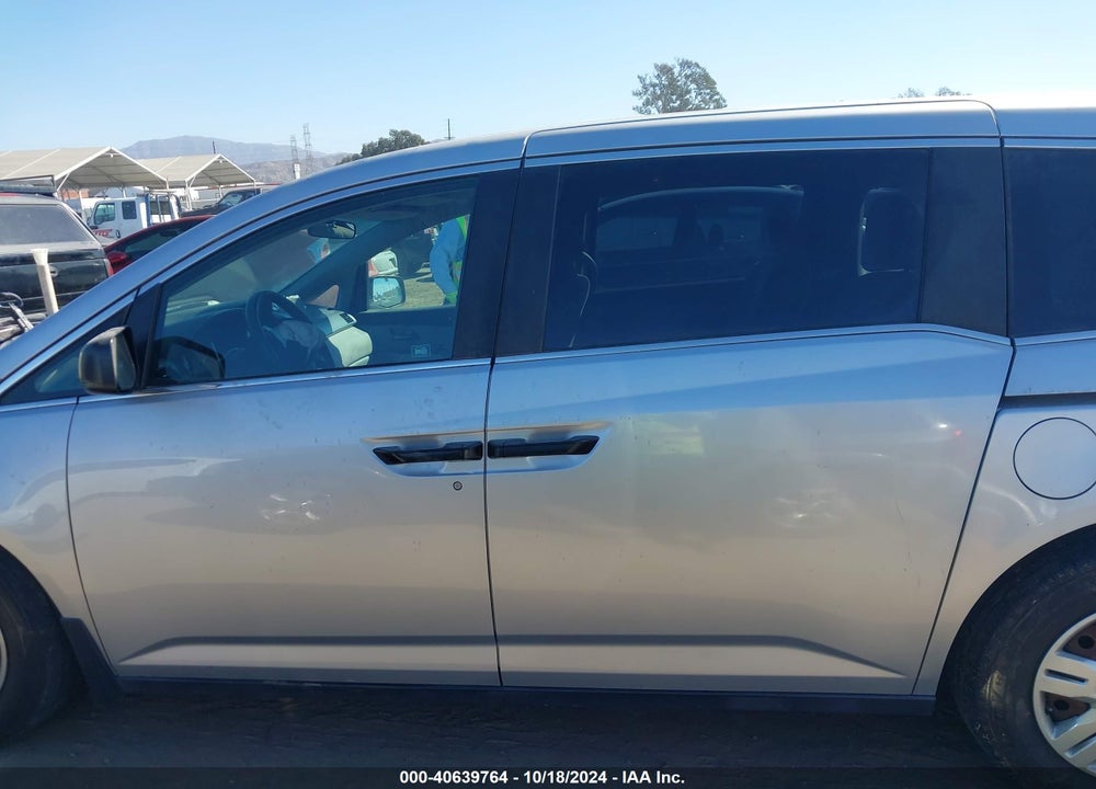 2011 HONDA ODYSSEY LX VIN: 5FNRL5H23BB081789