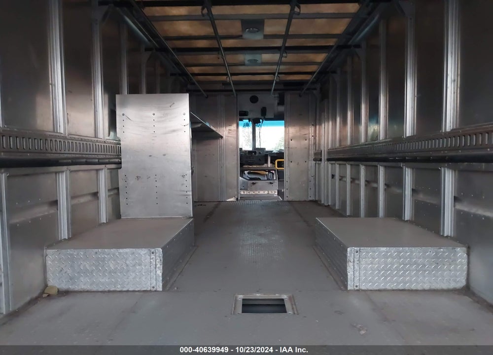 2013 FREIGHTLINER CHASSIS M LINE WALK-IN VAN VIN: 4UZAC3DV5DCFF6838