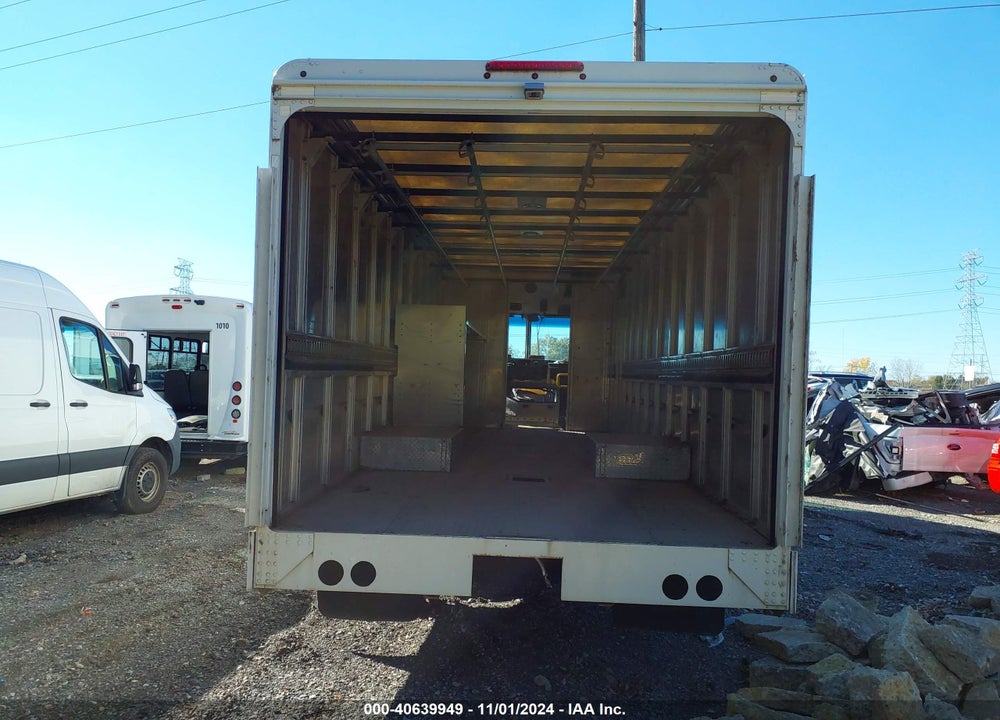 2013 FREIGHTLINER CHASSIS M LINE WALK-IN VAN VIN: 4UZAC3DV5DCFF6838