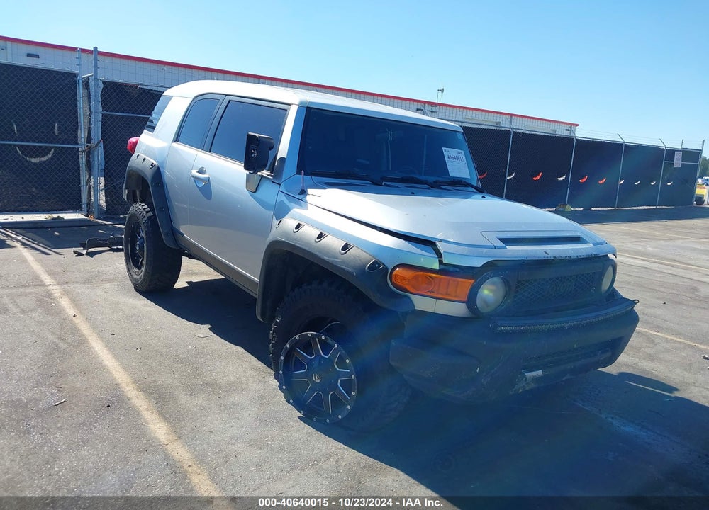 2007 TOYOTA FJ CRUISER VIN: JTEZU11F370011715