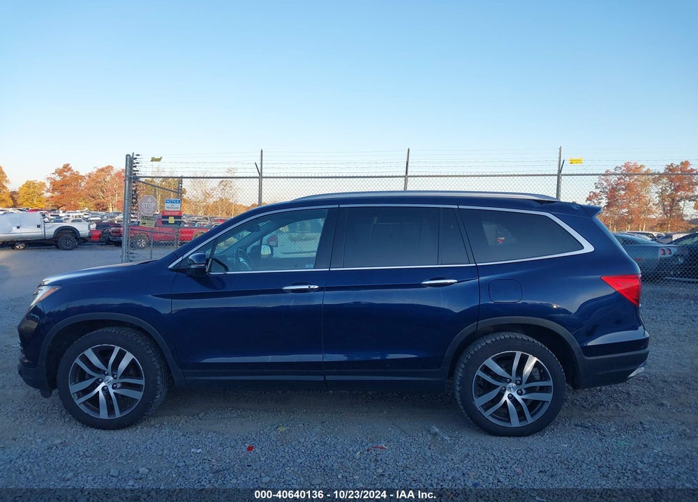 2017 HONDA PILOT TOURING VIN: 5FNYF6H9XHB035164
