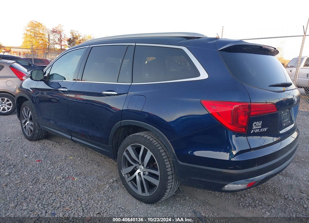 2017 HONDA PILOT TOURING VIN: 5FNYF6H9XHB035164