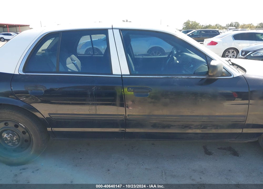 2011 FORD CROWN VICTORIA POLICE INTERCEPTOR VIN: 2FABP7BV9BX102171