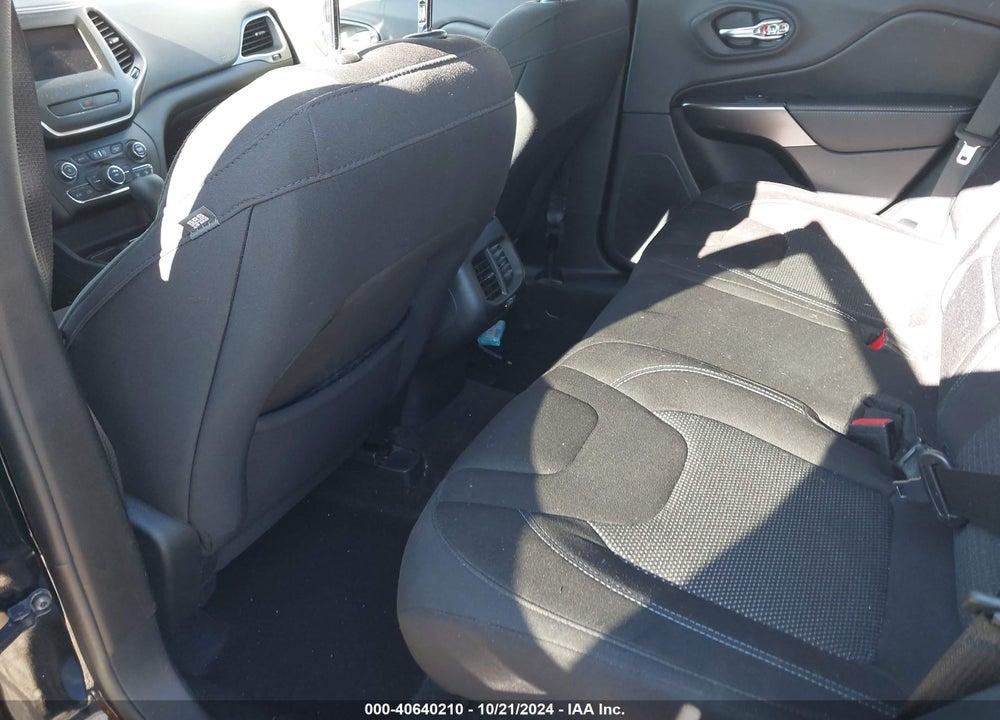 2020 JEEP CHEROKEE LATITUDE FWD VIN: 1C4PJLCBXLD582440