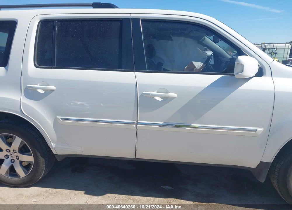 2013 HONDA PILOT TOURING VIN: 5FNYF3H95DB045058