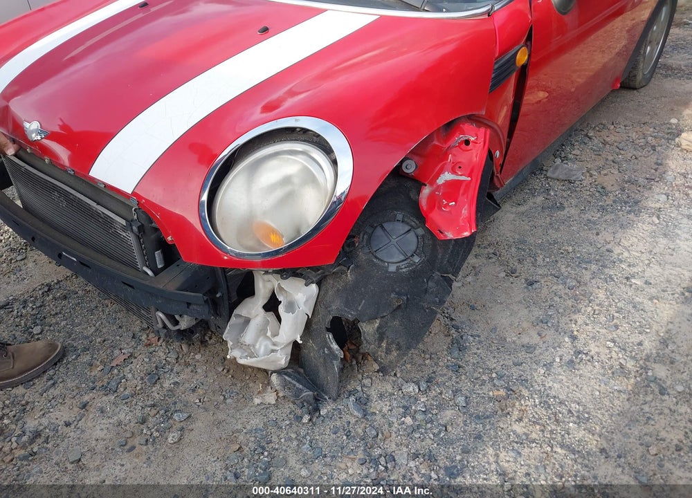 2008 MINI COOPER VIN: WMWMF33558TT67539