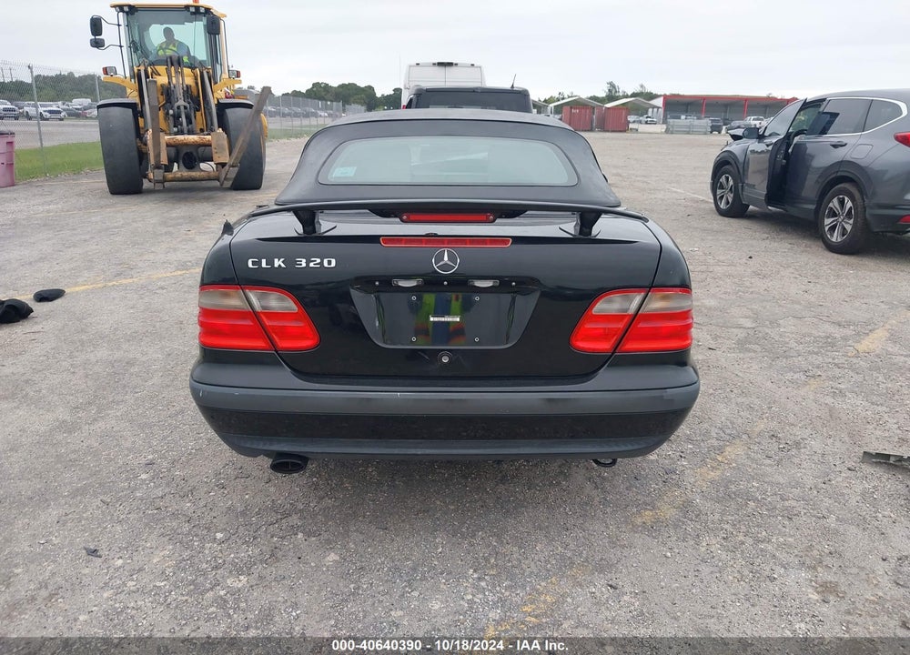 1999 MERCEDES-BENZ CLK 320 VIN: WDBLK65G1XT007238
