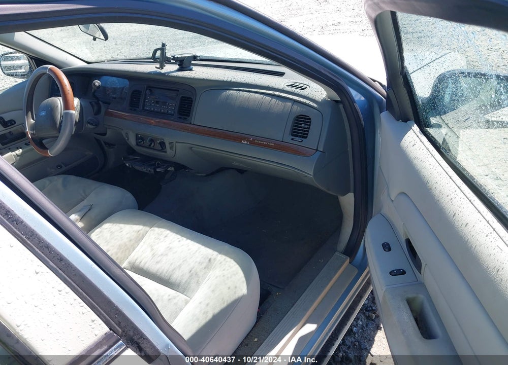 2004 FORD CROWN VICTORIA STANDARD VIN: 2FAFP73W24X177449