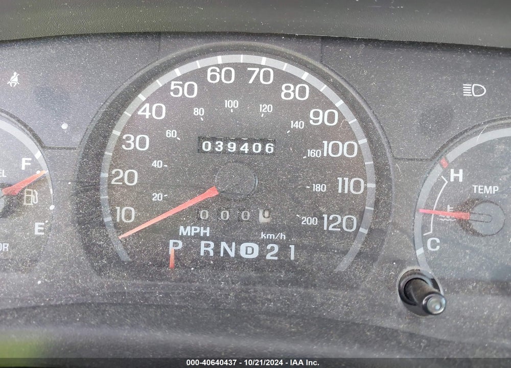 2004 FORD CROWN VICTORIA STANDARD VIN: 2FAFP73W24X177449