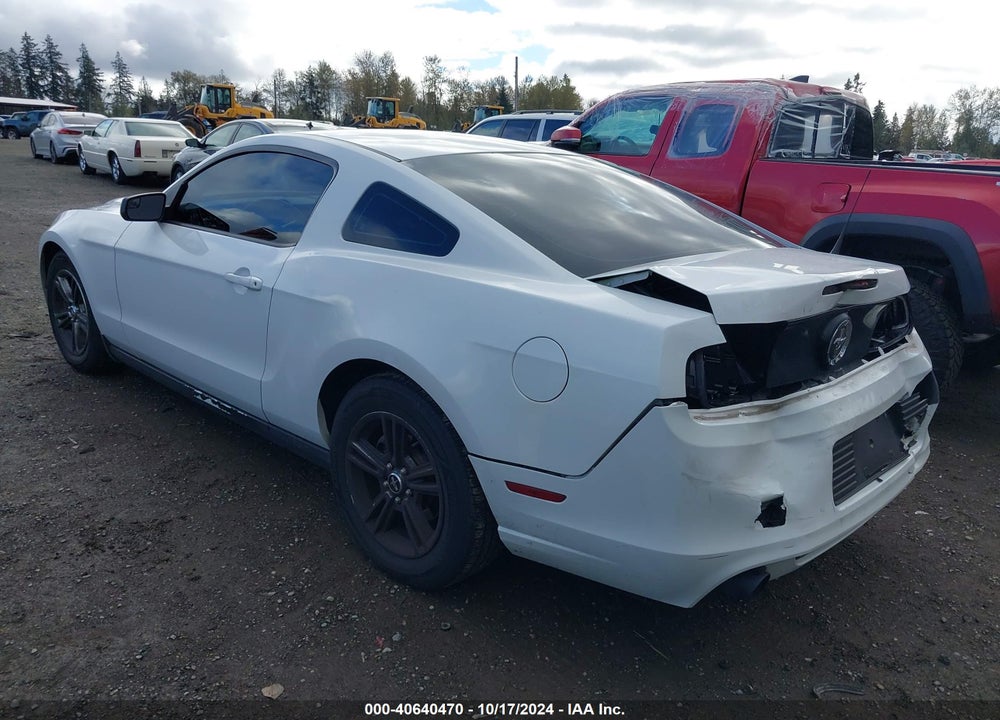 2014 FORD MUSTANG V6 VIN: 1ZVBP8AM2E5239612