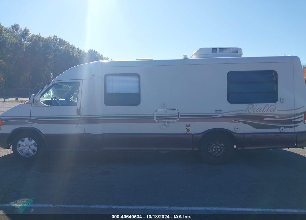1999 VOLKSWAGEN EUROVAN MV VIN: WV3AH2704XH091975
