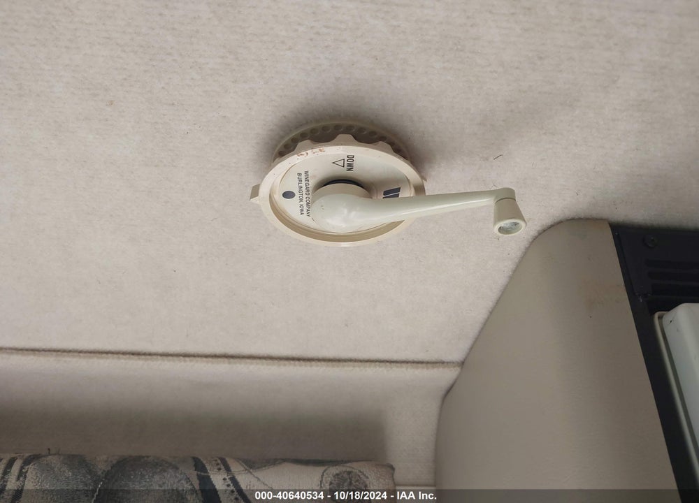 1999 VOLKSWAGEN EUROVAN MV VIN: WV3AH2704XH091975