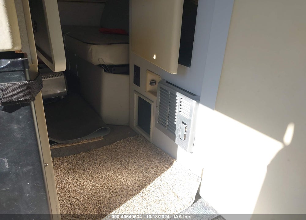 1999 VOLKSWAGEN EUROVAN MV VIN: WV3AH2704XH091975