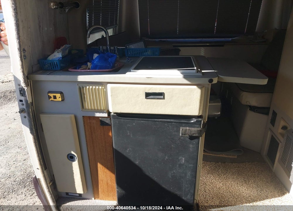 1999 VOLKSWAGEN EUROVAN MV VIN: WV3AH2704XH091975