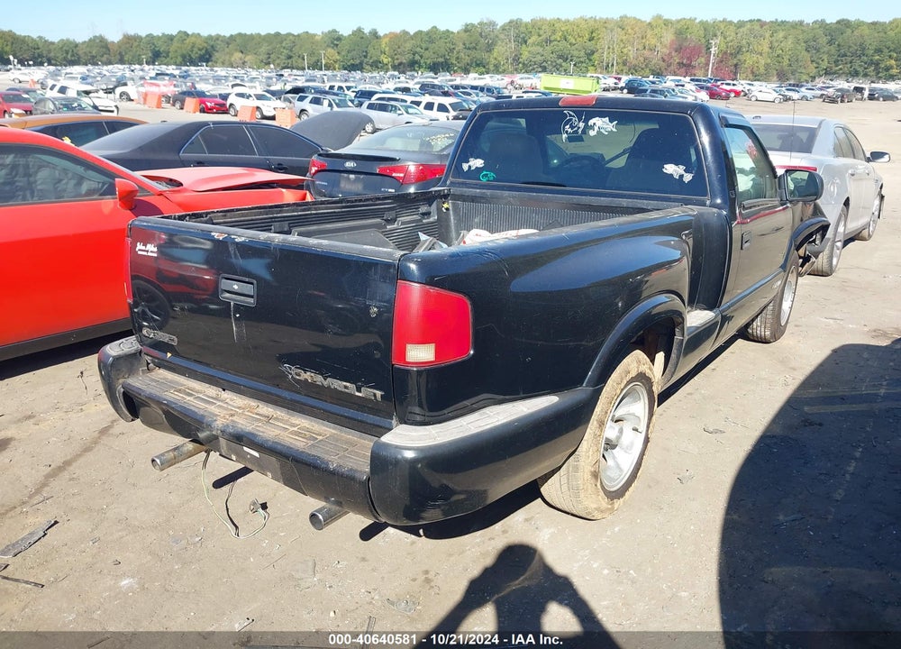 2002 CHEVROLET S-10 LS VIN: 1GCCS14W228262926
