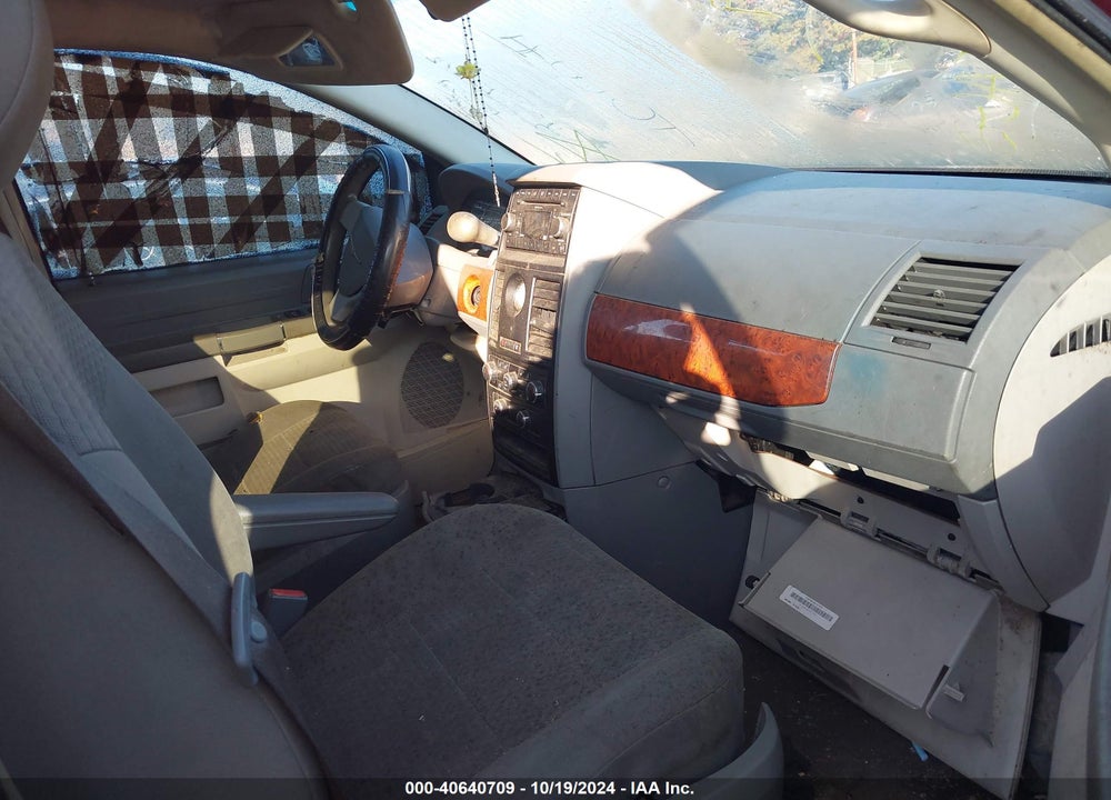 2008 CHRYSLER TOWN & COUNTRY LX VIN: 2A8HR44HX8R799117