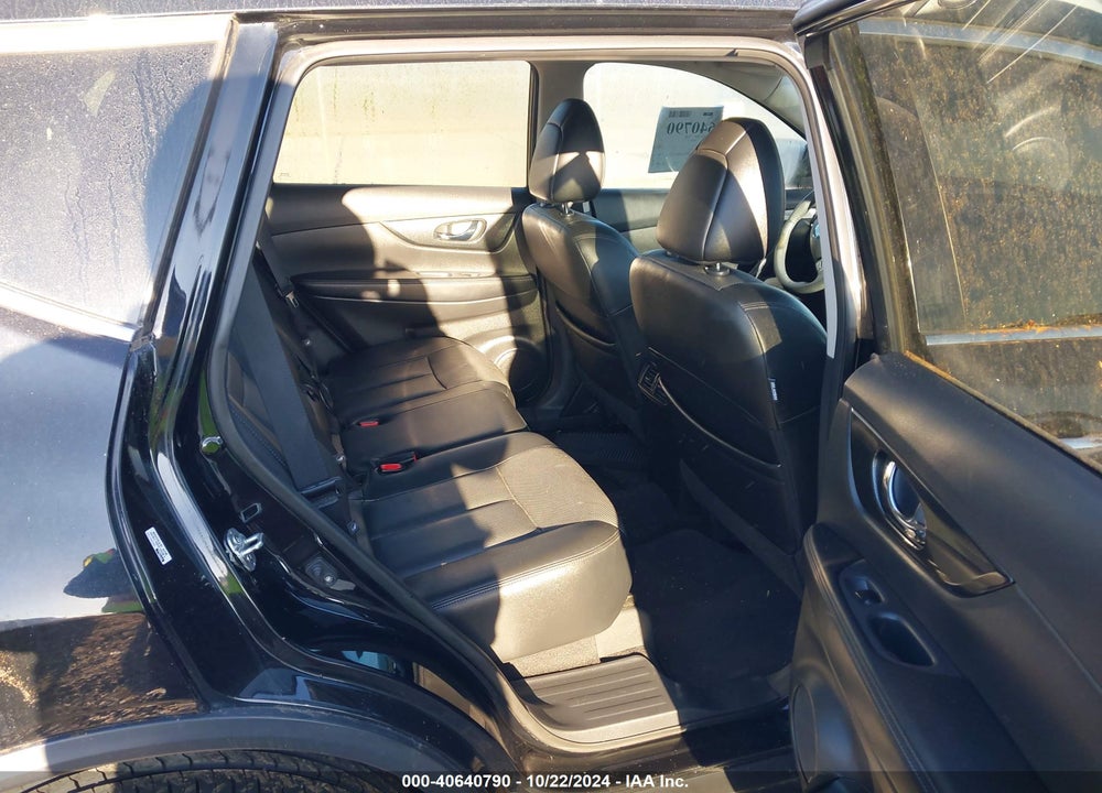 2015 NISSAN ROGUE SL VIN: 5N1AT2MV7FC887211