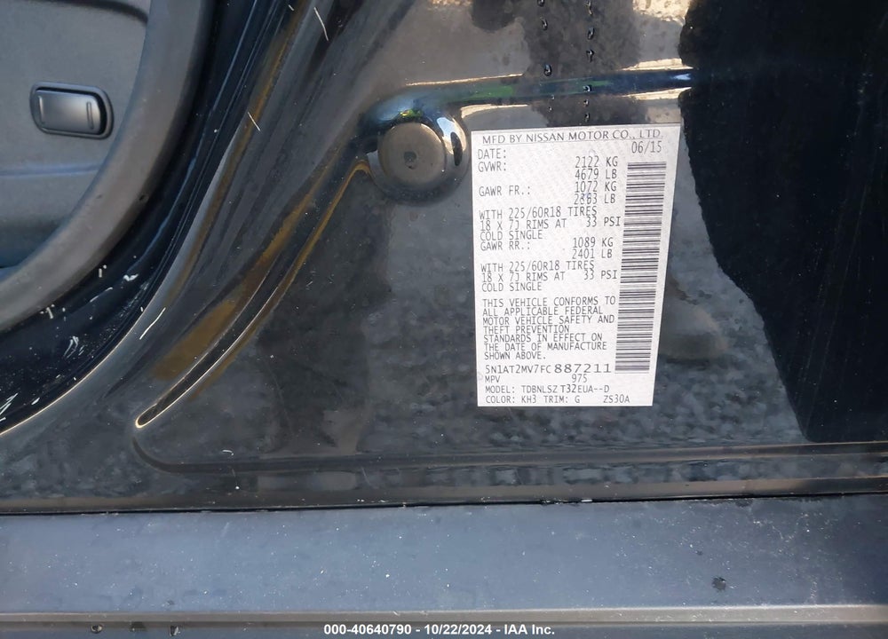 2015 NISSAN ROGUE SL VIN: 5N1AT2MV7FC887211