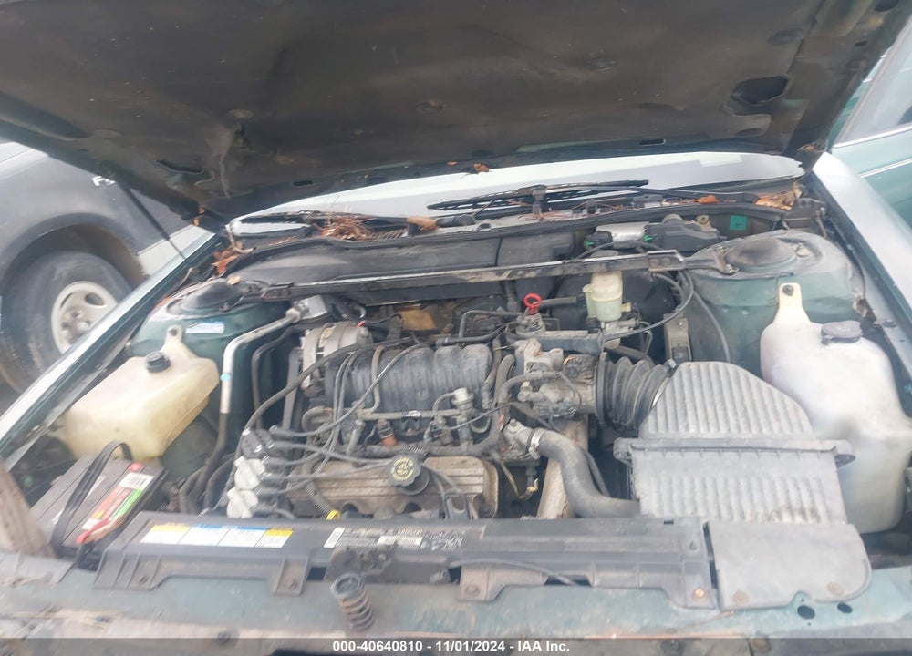 1995 OLDSMOBILE 88 ROYALE VIN: 1G3HN52K4SH304209