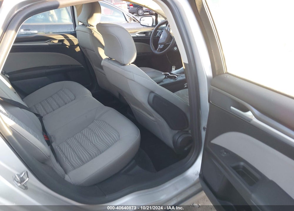 2016 FORD FUSION S VIN: 3FA6P0G75GR212675