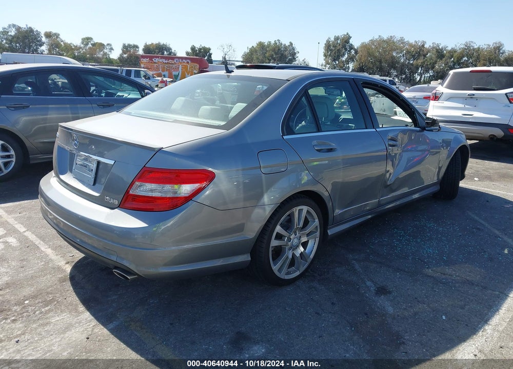 2011 MERCEDES-BENZ C 300 LUXURY/SPORT VIN: WDDGF5EB6BF652633