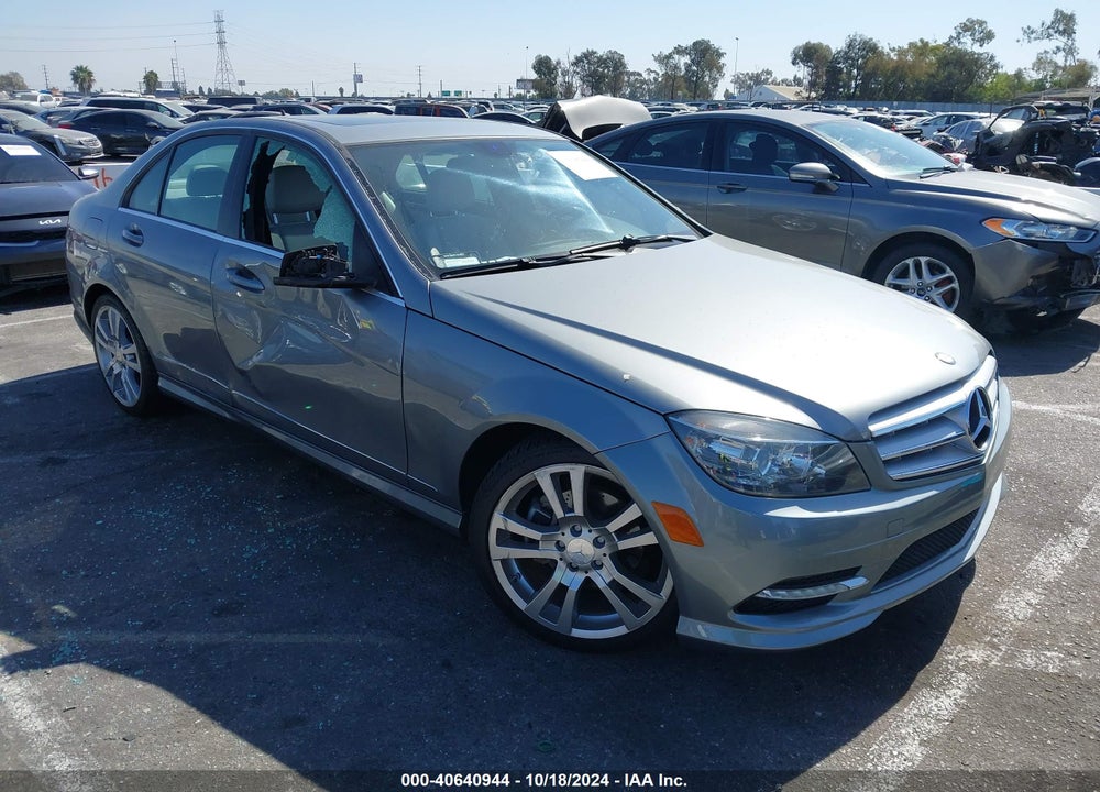 2011 MERCEDES-BENZ C 300 LUXURY/SPORT VIN: WDDGF5EB6BF652633