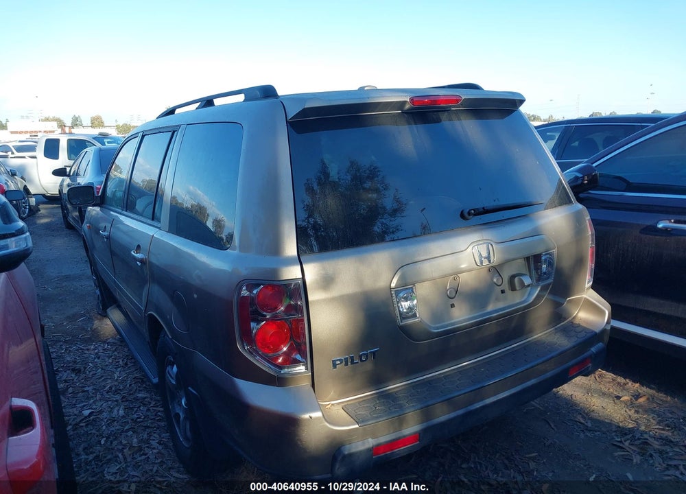 2006 HONDA PILOT EX-L VIN: 5FNYF28756B017191