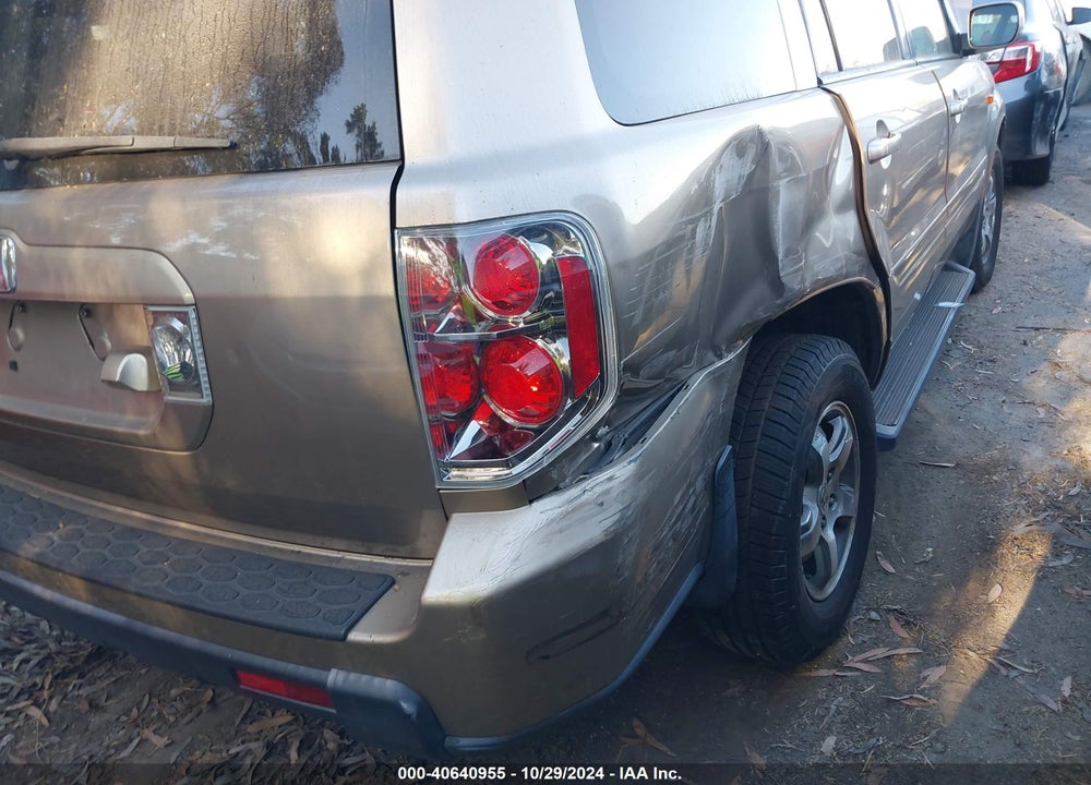 2006 HONDA PILOT EX-L VIN: 5FNYF28756B017191