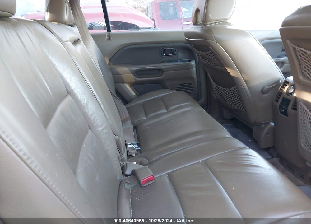 2006 HONDA PILOT EX-L VIN: 5FNYF28756B017191